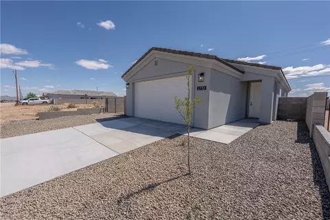 2732 Sage St, Kingman, AZ 86401