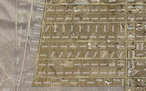 1210 W Haystack Dr, Meadview, AZ 86444