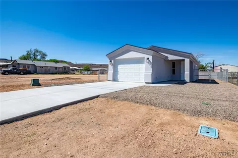 895 E Beverly Ave, Kingman, AZ 86401 photo 3