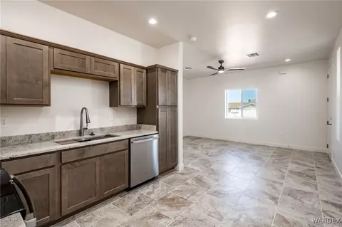 895 E Beverly Ave, Kingman, AZ 86401 photo 11