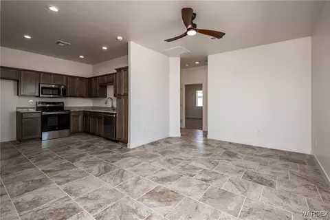 895 E Beverly Ave, Kingman, AZ 86401 photo 6