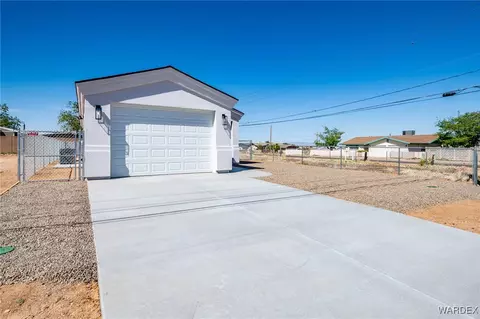 895 E Beverly Ave, Kingman, AZ 86401 photo 4