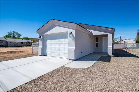 895 E Beverly Ave, Kingman, AZ 86401 photo 5