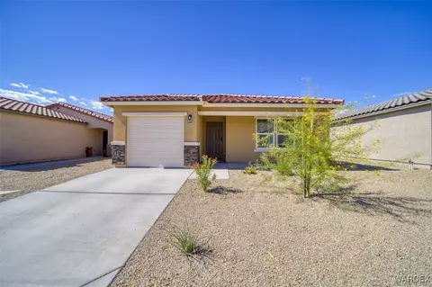 2467 Tapatio Dr, Bullhead City, AZ 86442
