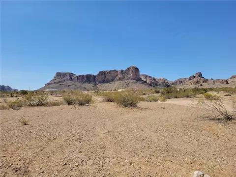 1566 S Glenbar Rd, Golden Valley, AZ 86413