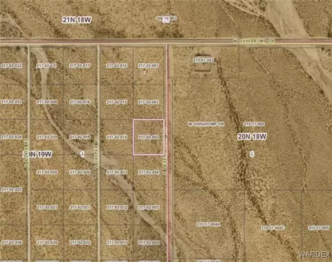 2565 Desert View Trl, Golden Valley, AZ 86413