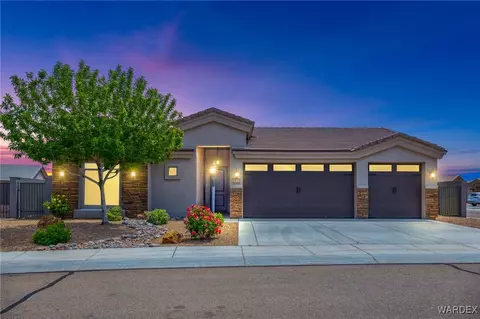 3820 Laguna Ln, Kingman, AZ 86409