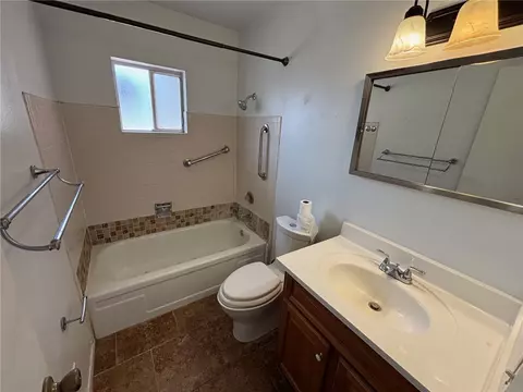 Bath - 2825 E Potter Ave, Kingman, AZ 86409 photo 1 of 1