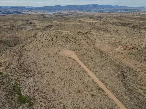 3067 E Stagecoach Ln, Kingman, AZ 86401