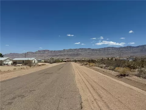 110 E 70 E Spencer Dr, Meadview, AZ 86444 photo 2