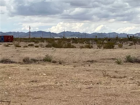 0000 S Emery Park Rd, Golden Valley, AZ 86413