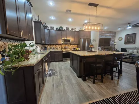 Kitchen - 7790 E Oxbow Dr, Kingman, AZ 86401 photo 3 of 7