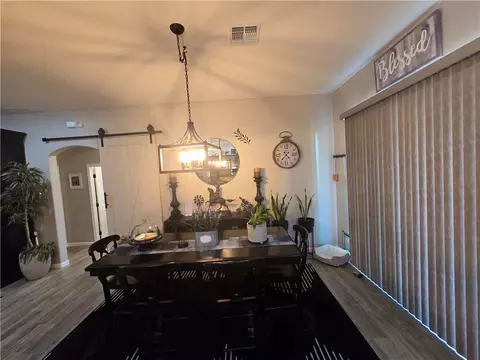 Dining - 7790 E Oxbow Dr, Kingman, AZ 86401 photo 2 of 2