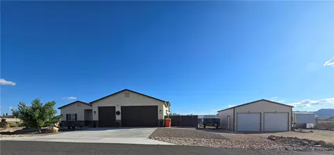 Exterior - 7790 E Oxbow Dr, Kingman, AZ 86401 photo 2 of 16