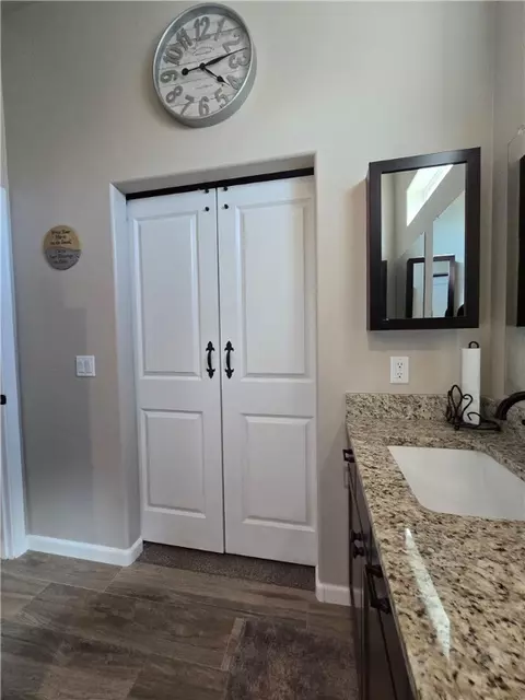 Bath - 7790 E Oxbow Dr, Kingman, AZ 86401 photo 5 of 5