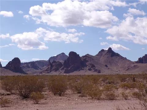 lot16 W Chemehuevi Rd, Golden Valley, AZ 86413