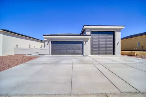 6081 S Greenhorn Dr, Fort Mohave, AZ 86426