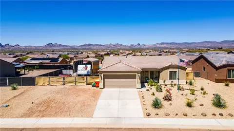 415 S Mormon Flat Rd, Golden Valley, AZ 86413