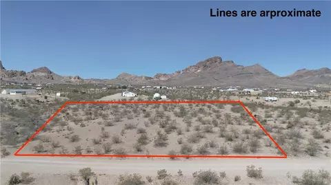 1629 S Growler Rd, Golden Valley, AZ 86413