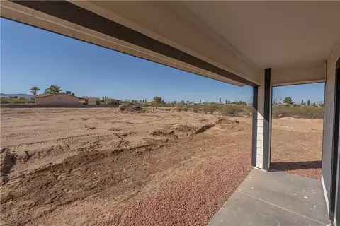 Exterior - 7674 E Oxbow Dr, Kingman, AZ 86401 photo 4 of 9