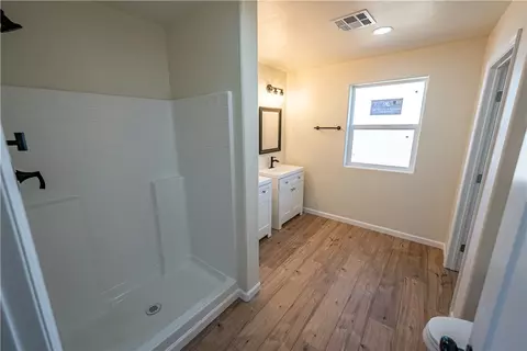Bath - 7674 E Oxbow Dr, Kingman, AZ 86401 photo 3 of 5