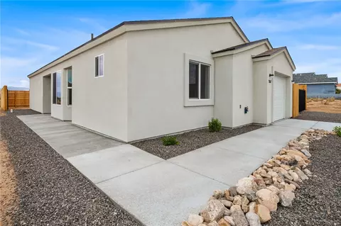 7567 E Cayuse Ct, Kingman, AZ 86401
