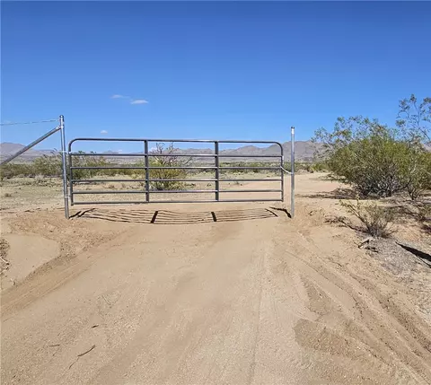 21 S F-2 S Silverado Pkwy W, Kingman, AZ 86401
