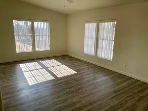 Living - 5282 El Mirage Dr, Topock, AZ 86436 photo 3 of 5