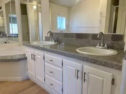 Bath - 5282 El Mirage Dr, Topock, AZ 86436 photo 2 of 3