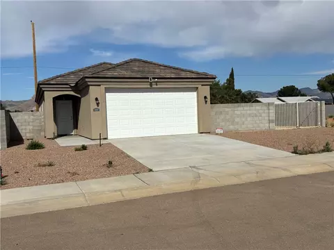 4939 N Famoso Dr, Kingman, AZ 86409