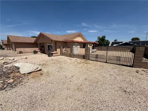 3823 E Snavely Ave, Kingman, AZ 86409 photo 3