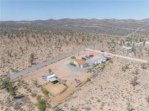 26012 N Hummingbird Ln, Meadview, AZ 86444