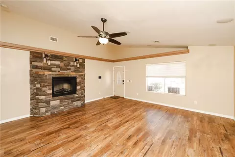 Living - 3059 Mallory Loop, Kingman, AZ 86401 photo 3 of 4
