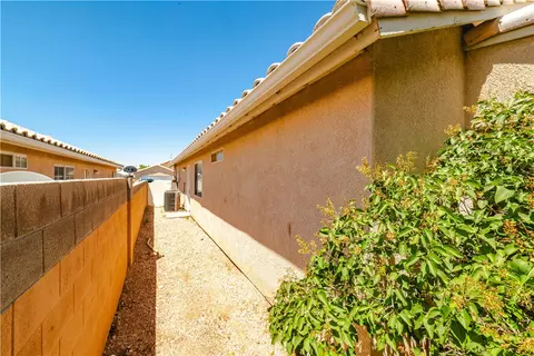Exterior - 3059 Mallory Loop, Kingman, AZ 86401 photo 7 of 18