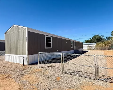 3600 E Canary Ln, Kingman, AZ 86409