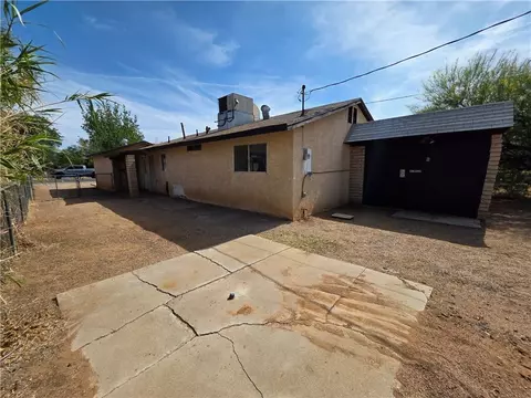 Exterior - 3166 E Thompson Ave, Kingman, AZ 86409 photo 6 of 10