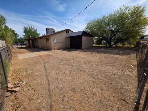 Exterior - 3166 E Thompson Ave, Kingman, AZ 86409 photo 8 of 10