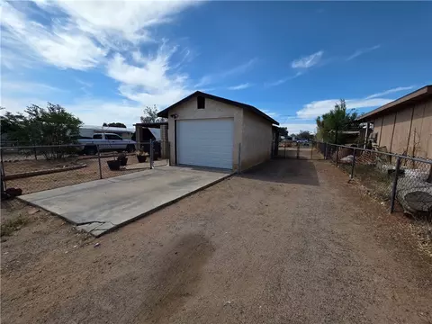 Exterior - 3166 E Thompson Ave, Kingman, AZ 86409 photo 2 of 10
