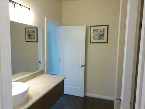 Bath - 7185 E Cactus Dr, Kingman, AZ 86401 photo 1 of 6