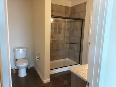 Bath - 7185 E Cactus Dr, Kingman, AZ 86401 photo 2 of 6