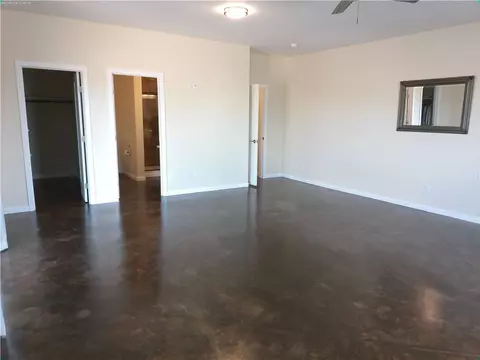 Living - 7185 E Cactus Dr, Kingman, AZ 86401 photo 4 of 9
