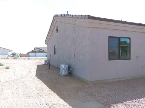 Exterior - 7185 E Cactus Dr, Kingman, AZ 86401 photo 13 of 22