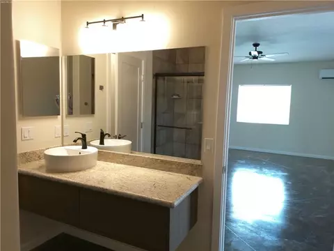 Bath - 7185 E Cactus Dr, Kingman, AZ 86401 photo 3 of 6