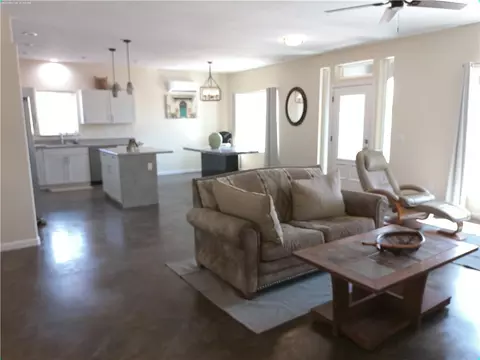 Living - 7185 E Cactus Dr, Kingman, AZ 86401 photo 6 of 9