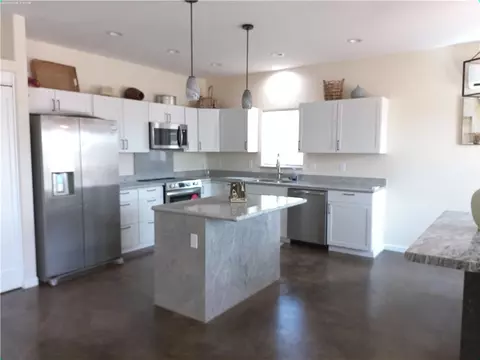 Kitchen - 7185 E Cactus Dr, Kingman, AZ 86401 photo 2 of 4