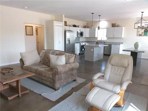 Living - 7185 E Cactus Dr, Kingman, AZ 86401 photo 9 of 9