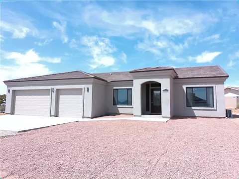 Exterior - 7185 E Cactus Dr, Kingman, AZ 86401 photo 6 of 22