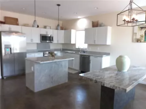 Kitchen - 7185 E Cactus Dr, Kingman, AZ 86401 photo 3 of 4