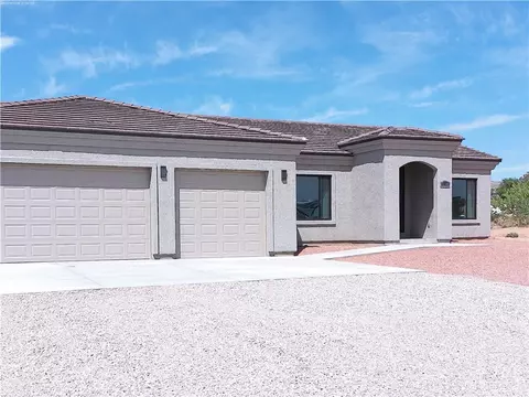 Exterior - 7185 E Cactus Dr, Kingman, AZ 86401 photo 9 of 22