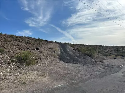 2261 Riverview Dr, Bullhead City, AZ 86442